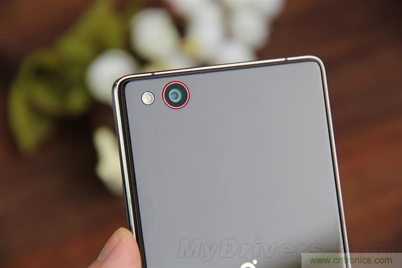無邊框的 nubia Z9 ，一款既有驚喜，又有驚艷的智能手機