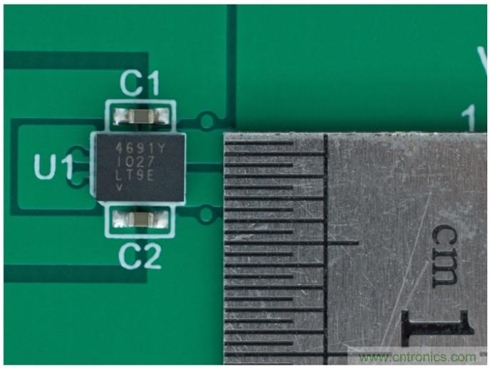 3.6V輸入、雙路輸出&micro;Module降壓穩(wěn)壓器以3mm &times; 4mm小尺寸為每通道提供2A電流